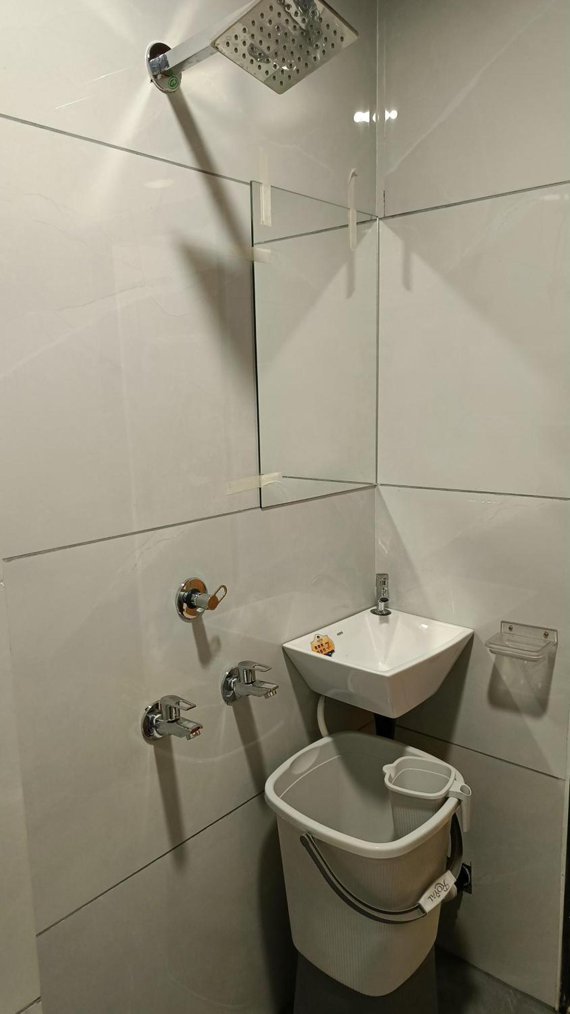 Shree Shyamraj Hotel Uddzsaín Kültér fotó