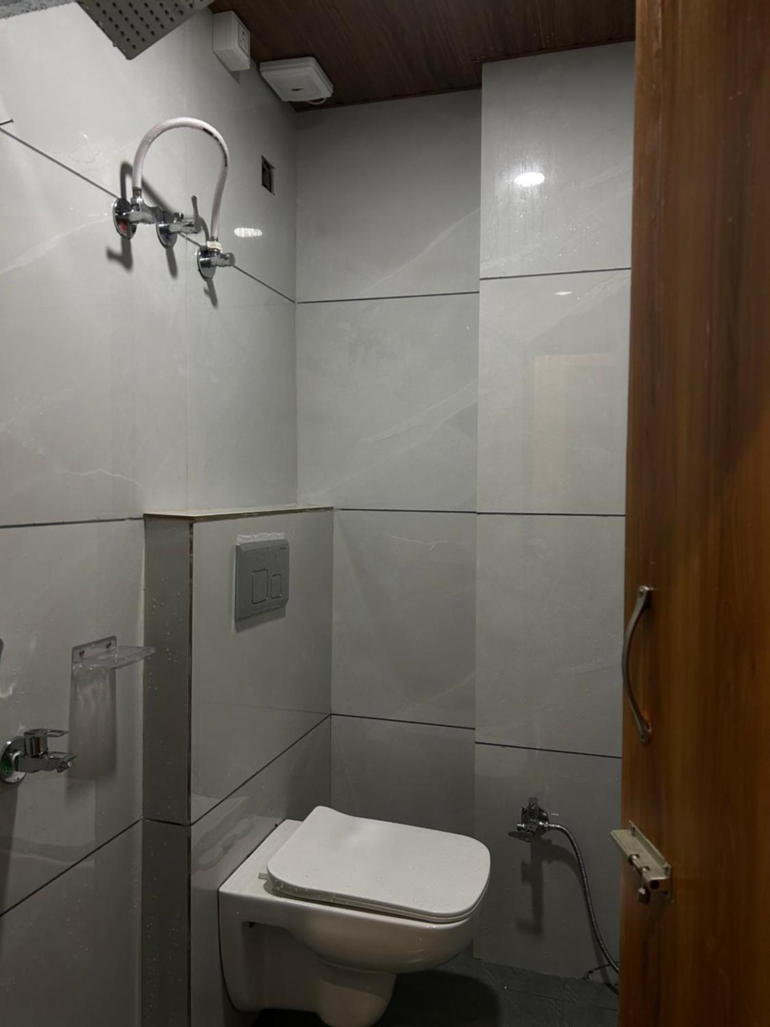 Shree Shyamraj Hotel Uddzsaín Kültér fotó